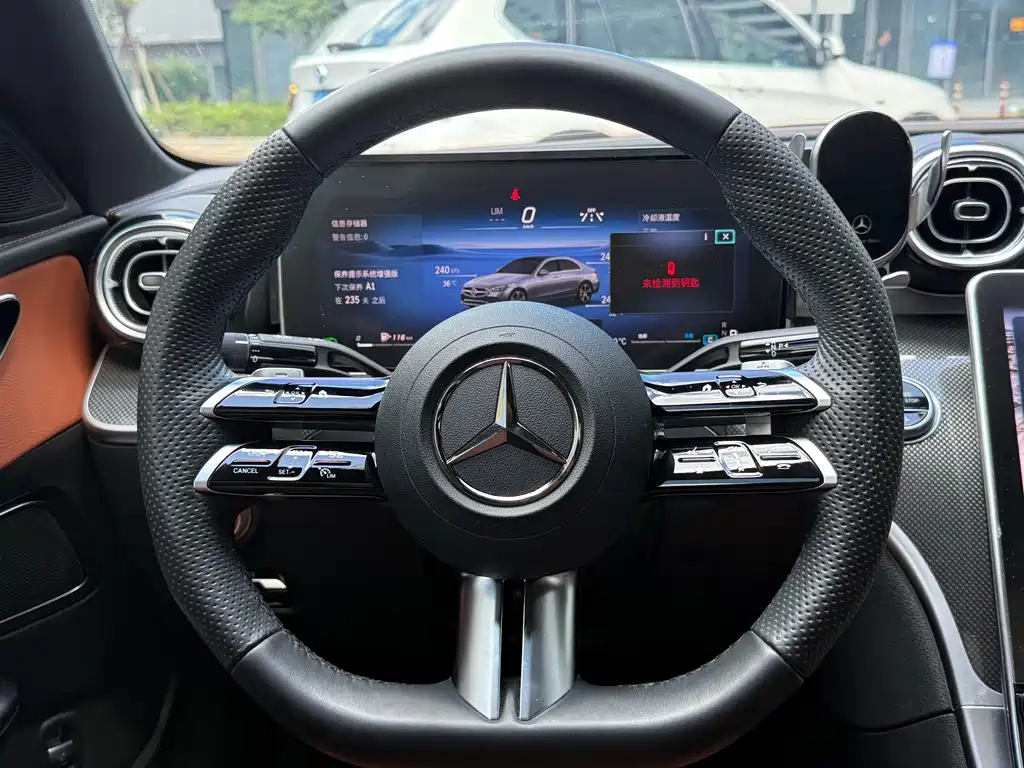 Mercedes-Benz C-Class 2024 — фото 10