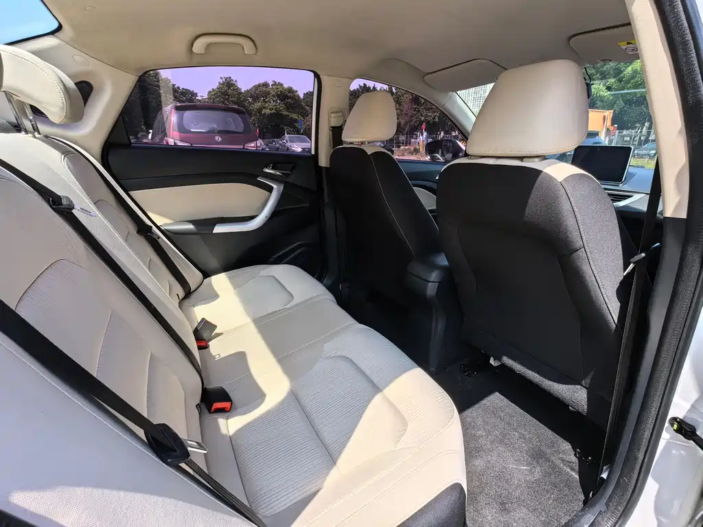 Changan V7 2017 — фото 10