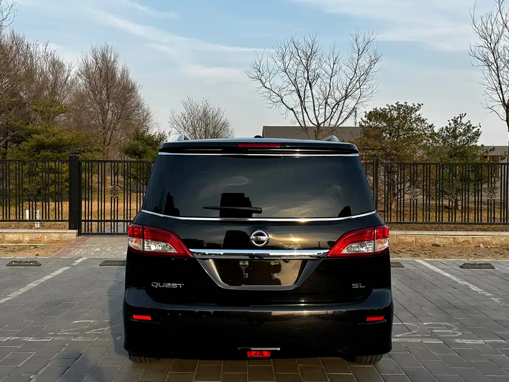 Nissan Quest 2015 — фото 6
