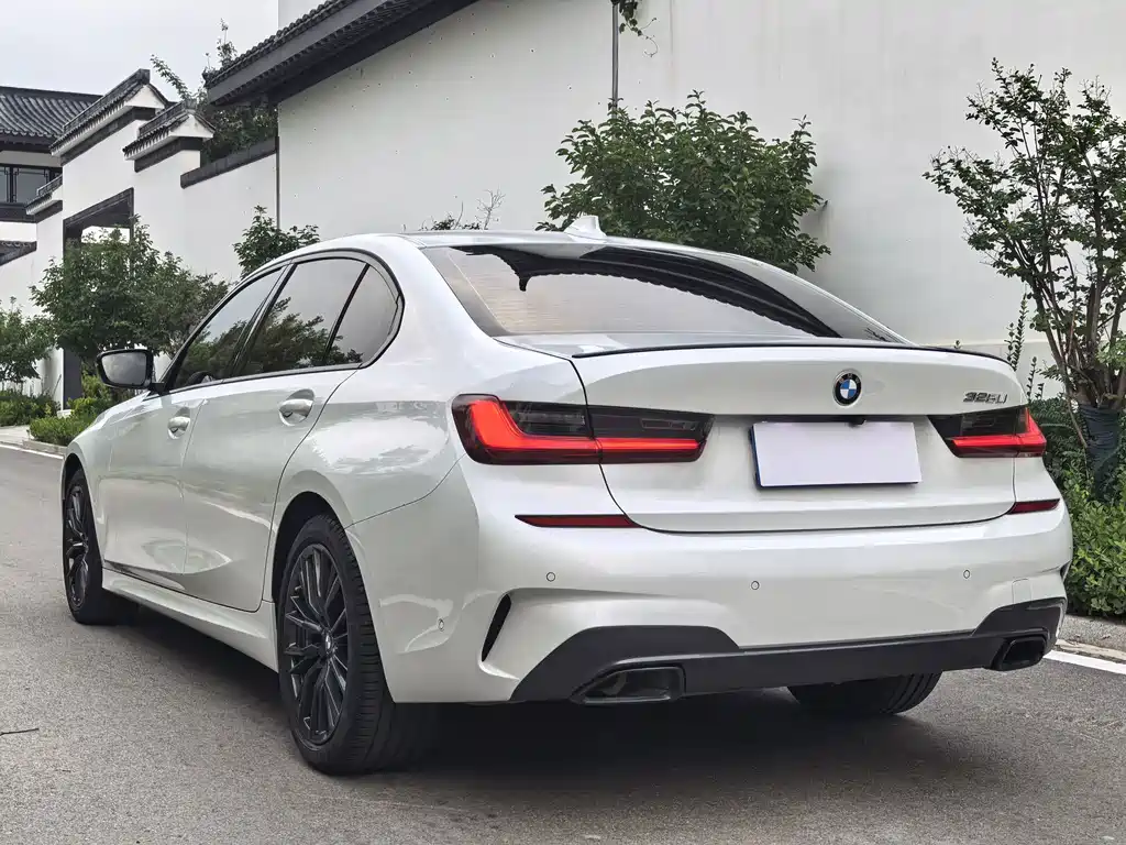 BMW 3 Series 2022 — фото 10