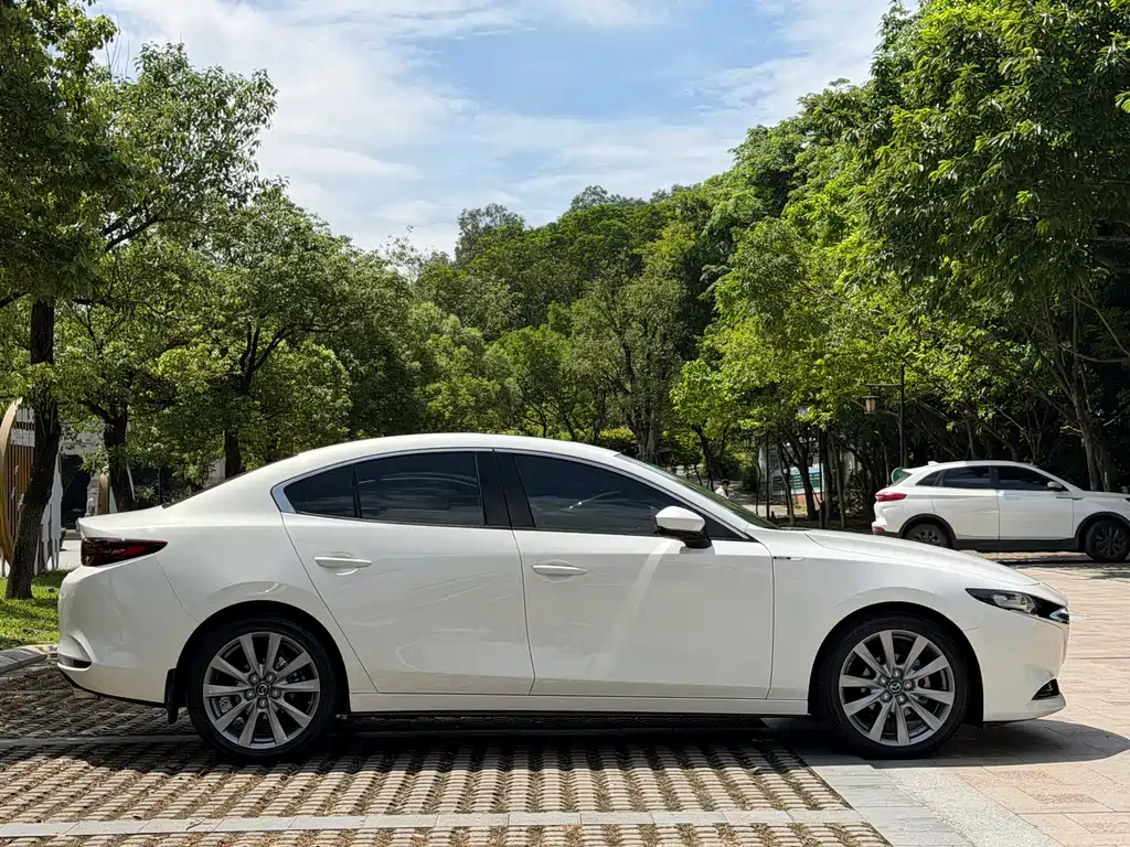 Mazda 3 Axela 2020