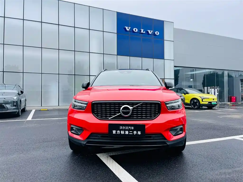 Volvo XC40 2019 — фото 2