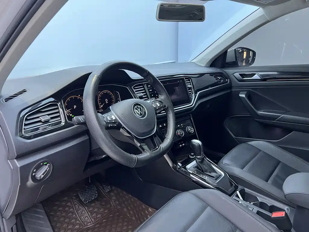 Volkswagen T-Roc 2022 — фото 9