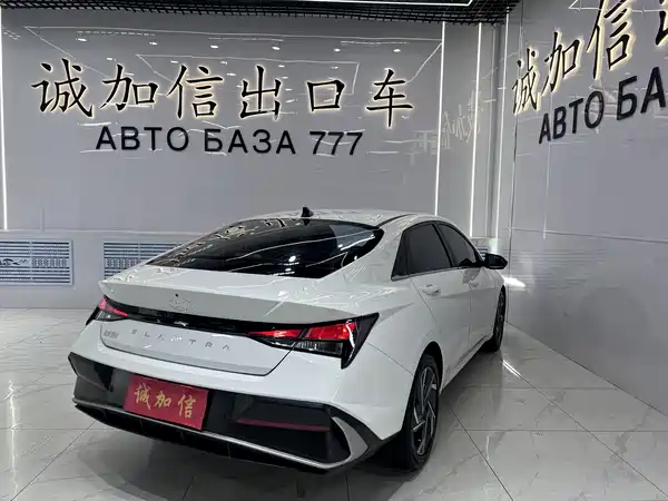 Hyundai Elantra 2024