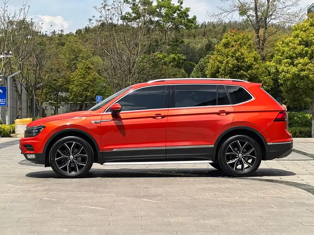 Volkswagen Tiguan L 2017 — фото 4