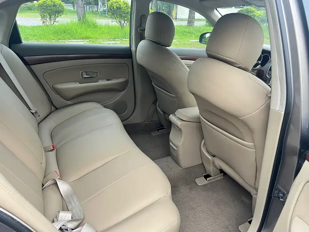 Nissan Sylphy 2012 — фото 11