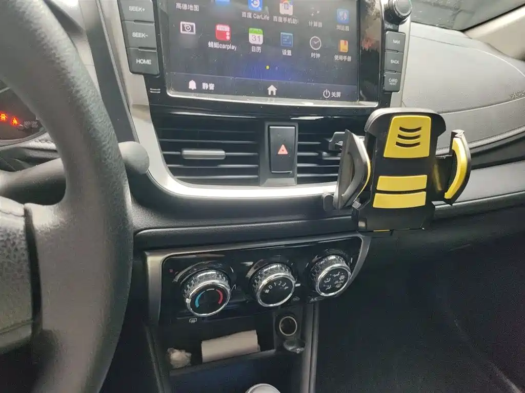 Toyota Yaris L 2017 — фото 6
