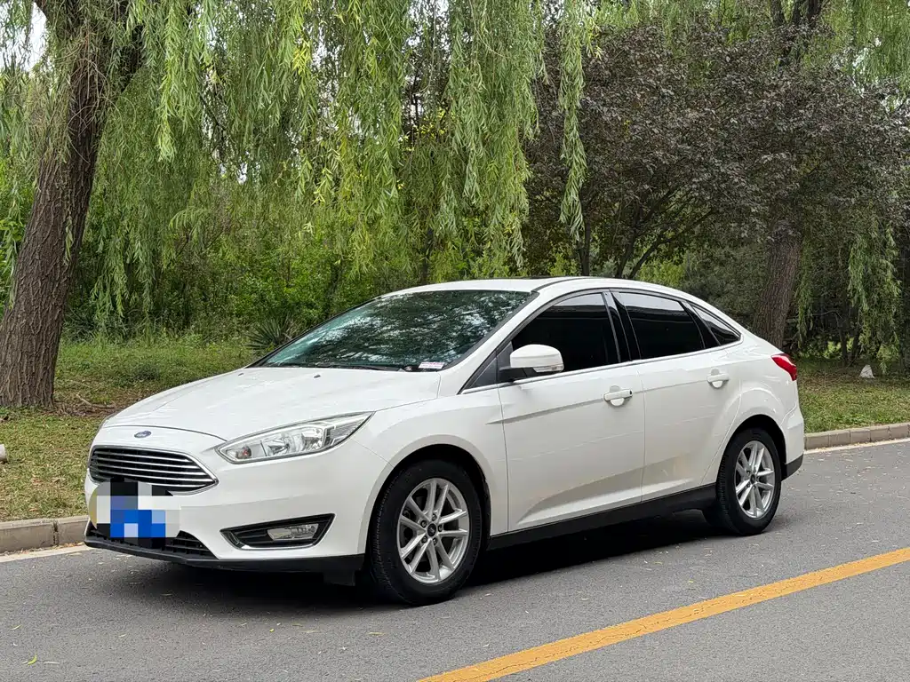Ford Focus 2017 — фото 1