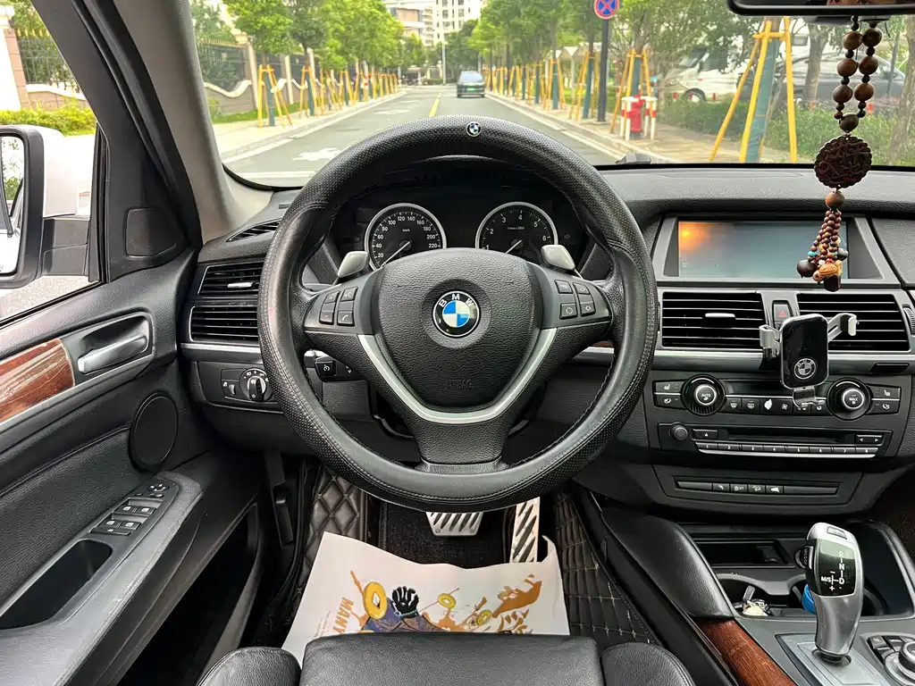 BMW X6 2012 — фото 10