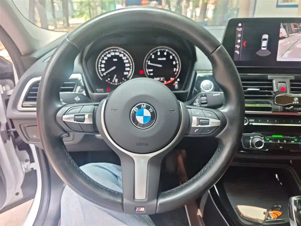 BMW 1 Series 2022 — фото 11