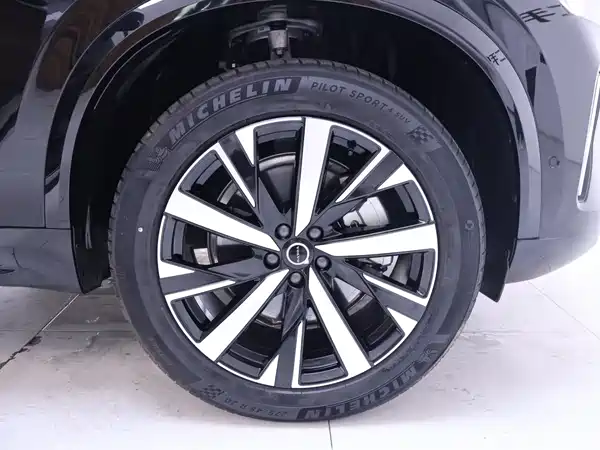 Volvo XC90 2025