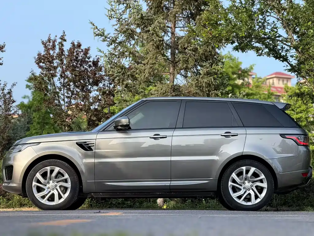 Land Rover Sport 2020 — фото 2