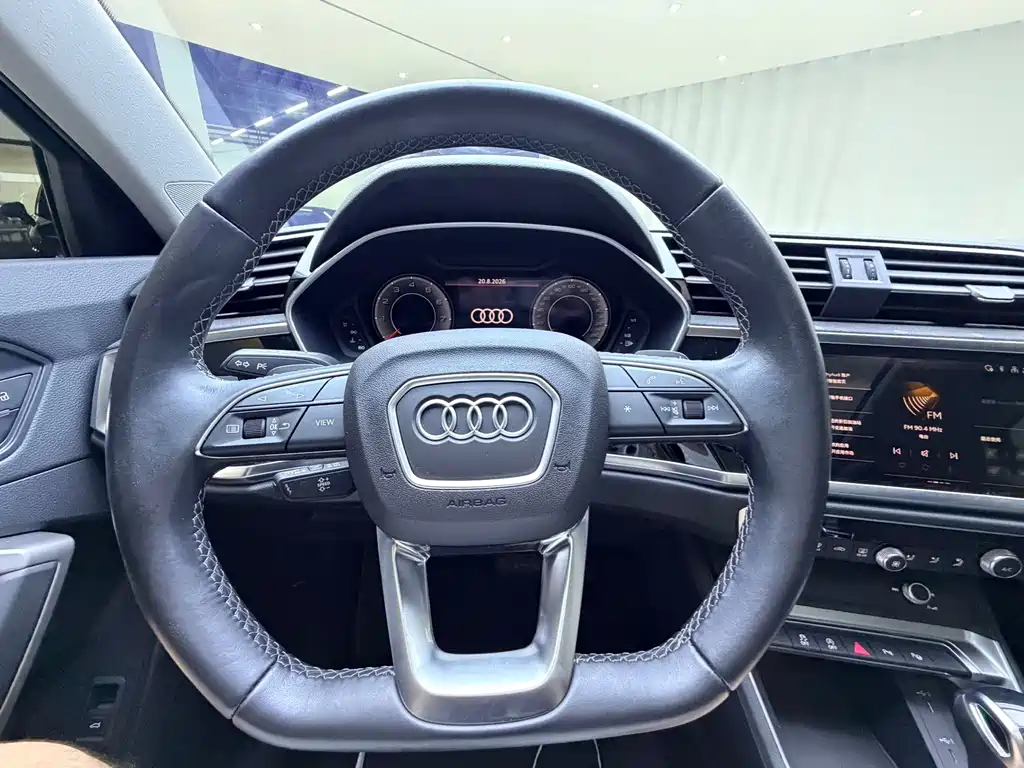 Audi Q3 2022 — фото 18