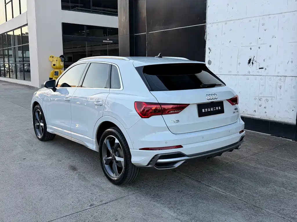 Audi Q3 2021 — фото 12