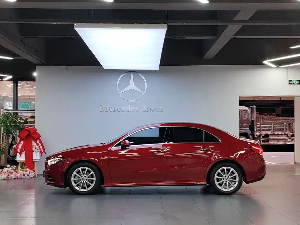 Mercedes-Benz A-Class 2020 — фото 2