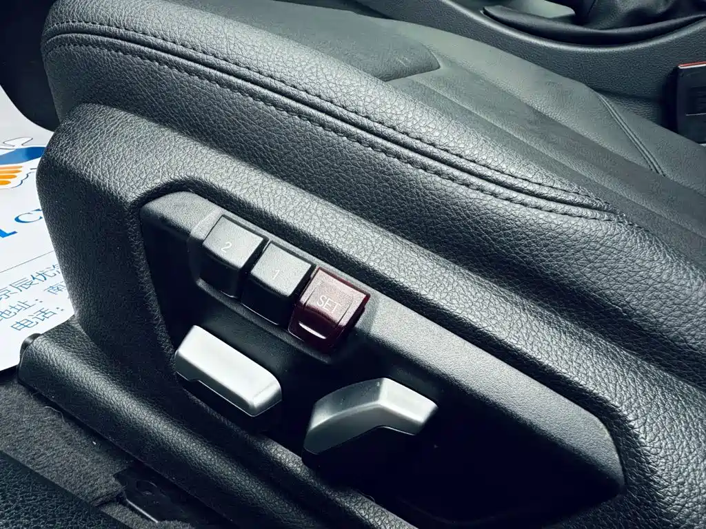 BMW 3 Series 2017 — фото 10