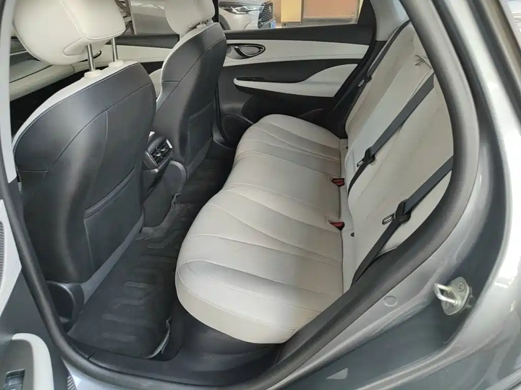 BYD Seal 05 DM-i 2025 — фото 17