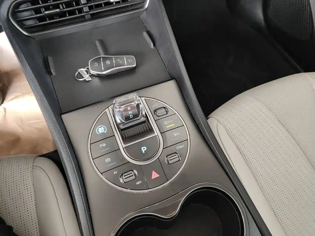 BYD Seal 05 DM-i 2025 — фото 14