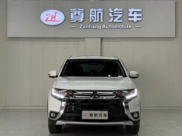Mitsubishi Outlander 2016