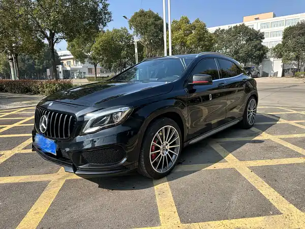 Mercedes-Benz GLA AMG 2015