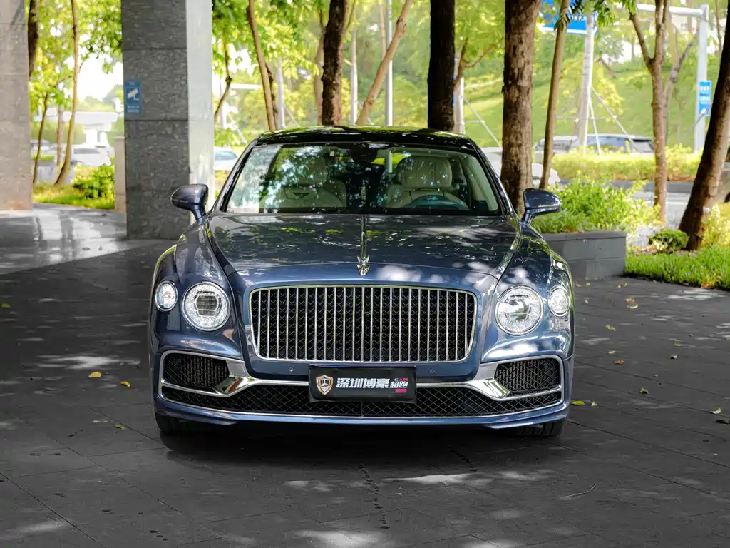 Bentley Flying Spur 2021 — фото 4