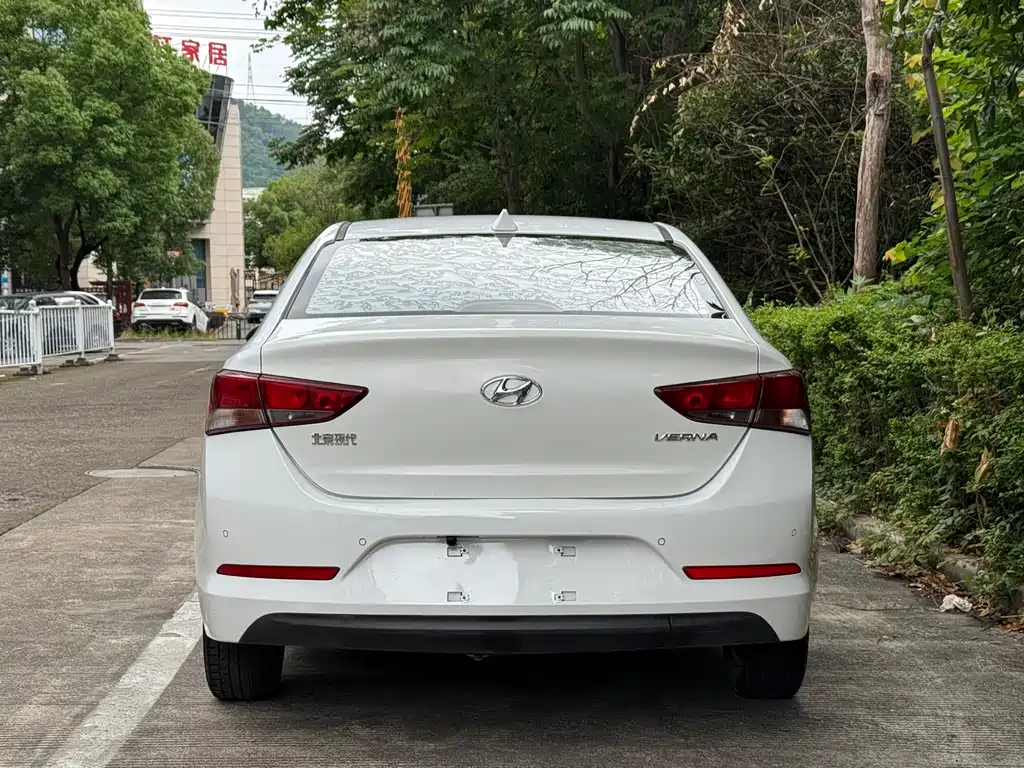 Hyundai Verna 2017 — фото 3