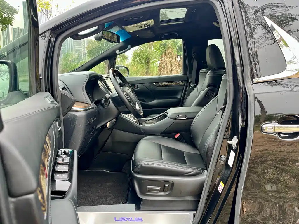 Toyota Alphard 2018 — фото 5
