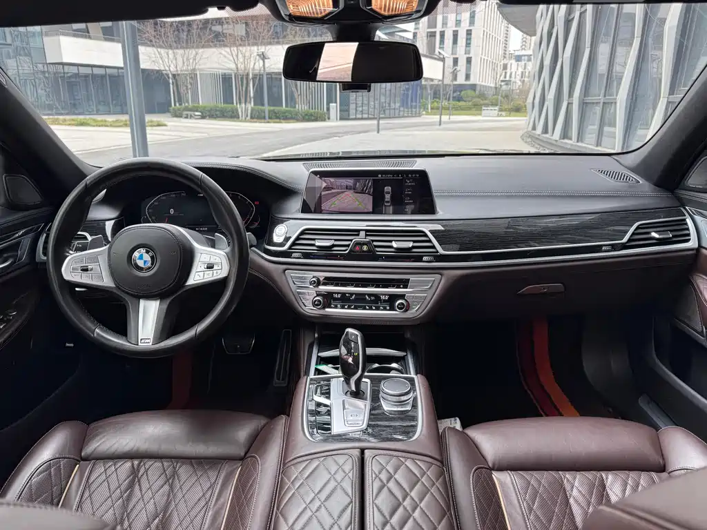 BMW 7 Series 2020 — фото 18
