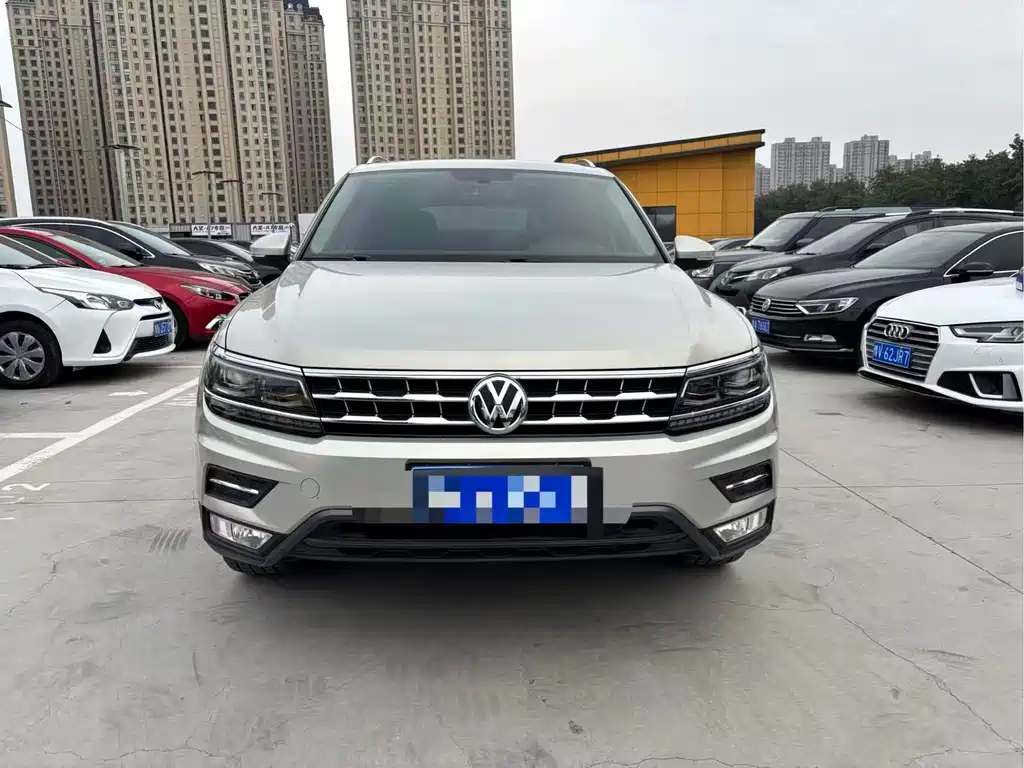 Volkswagen Tiguan L 2017 — фото 2