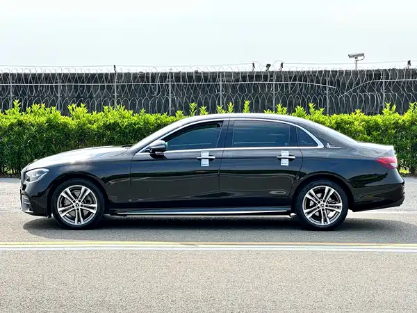 Mercedes-Benz E-Class 2022