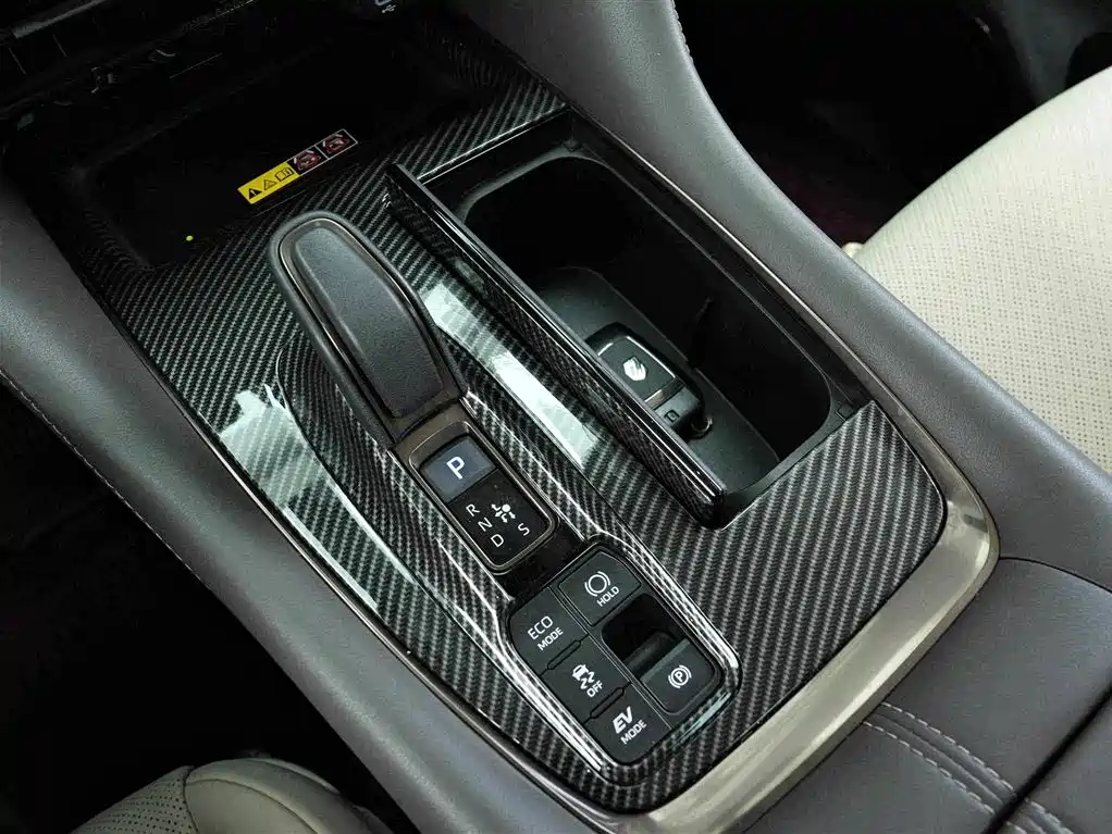 Toyota Alphard 2024 — фото 10