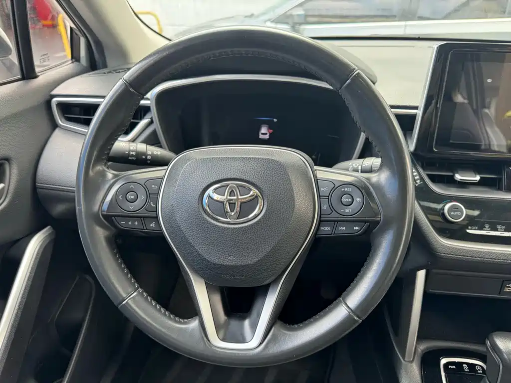 Toyota Corolla Cross 2022 — фото 14