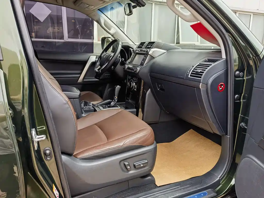 Toyota Prado 2017 — фото 11