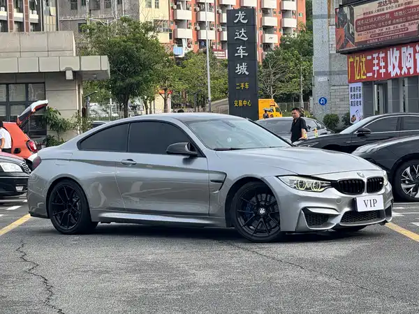 BMW M4 2016