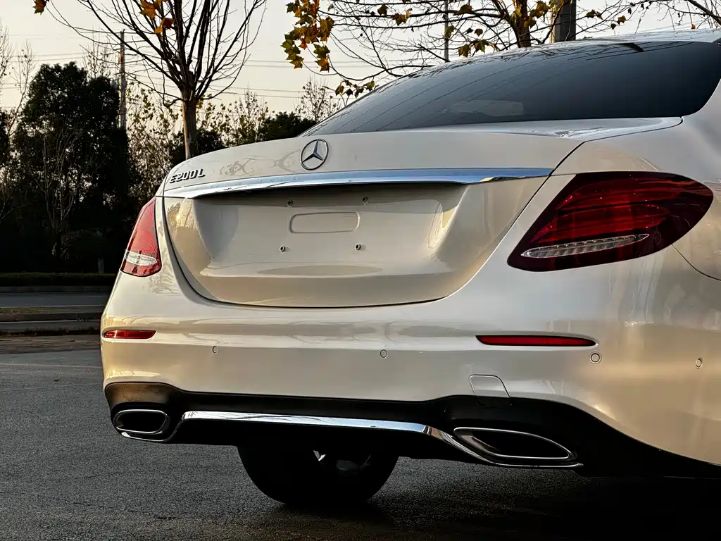 Mercedes-Benz E-Class 2018 — фото 23