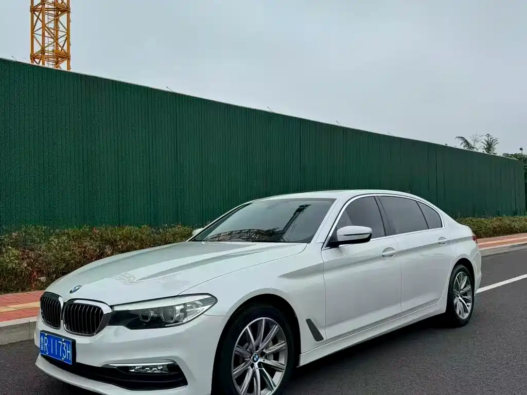 BMW 5 Series 2018 — фото 2