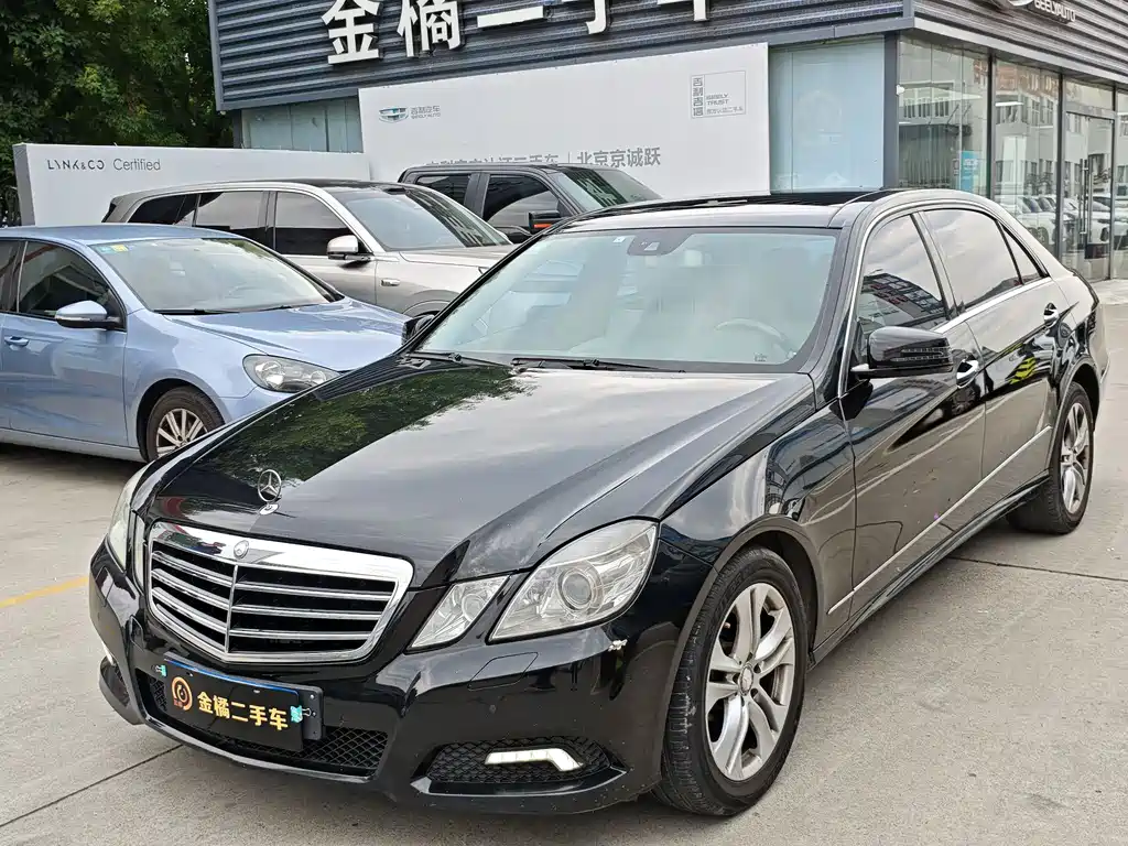 Mercedes-Benz E-Class 2010 — фото 1