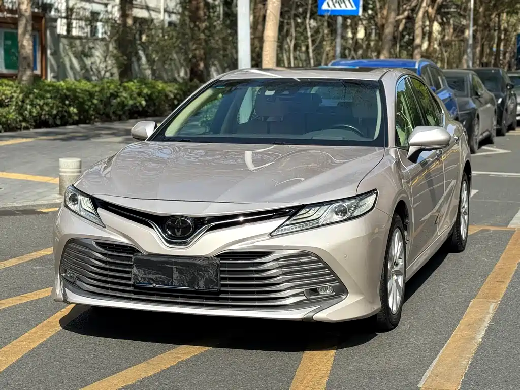 Toyota Camry 2018 — фото 4