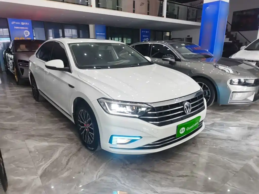 Volkswagen Sagitar 2019