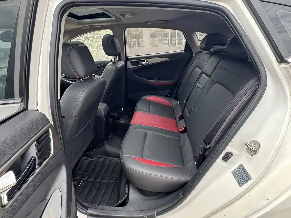 Changan Eado XT 2018 — фото 12
