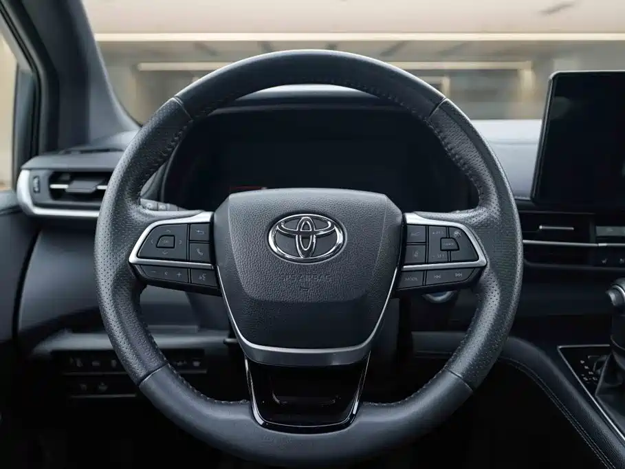 Toyota Sienna 2022 — фото 21