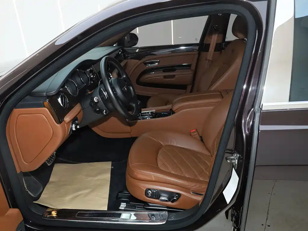 Bentley Mulsanne 2014 — фото 11