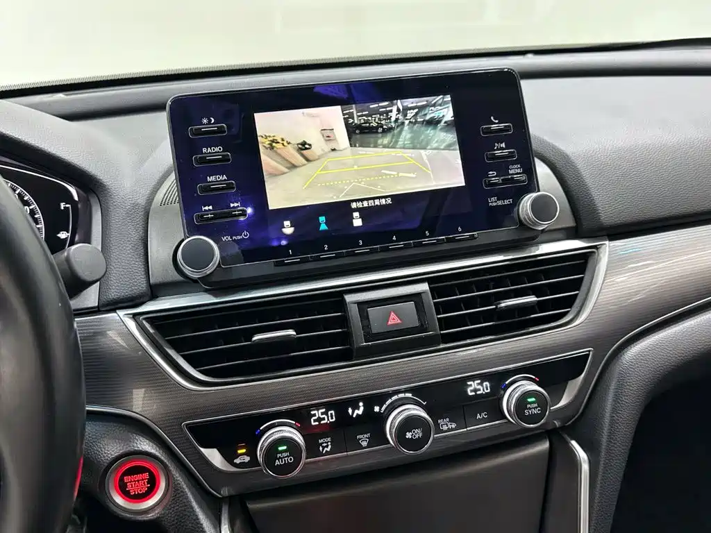 Honda Accord 2020 — фото 13