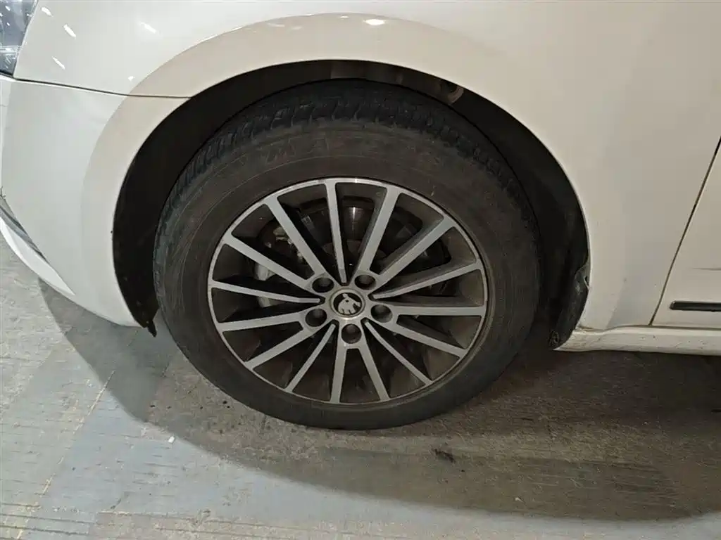 Skoda Octavia 2020 — фото 23
