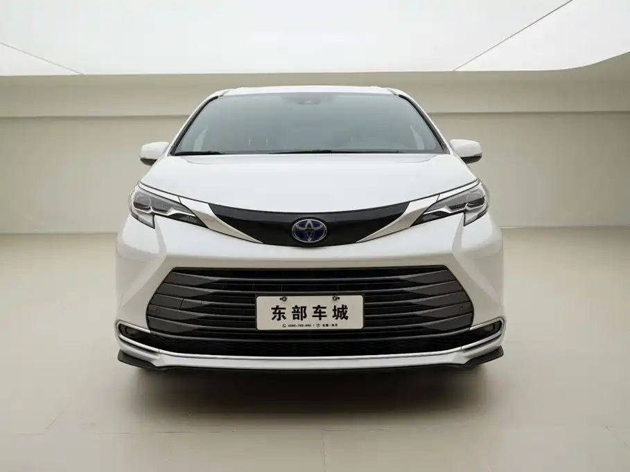 Toyota Sienna 2022 — фото 3