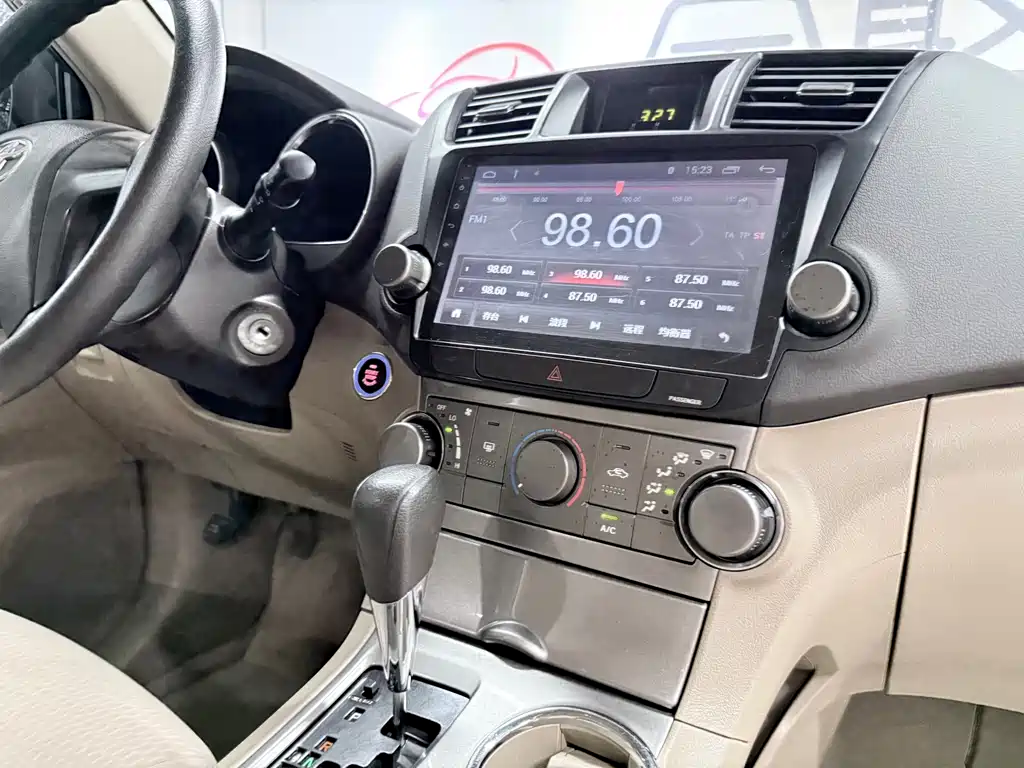 Toyota Highlander 2013 — фото 17