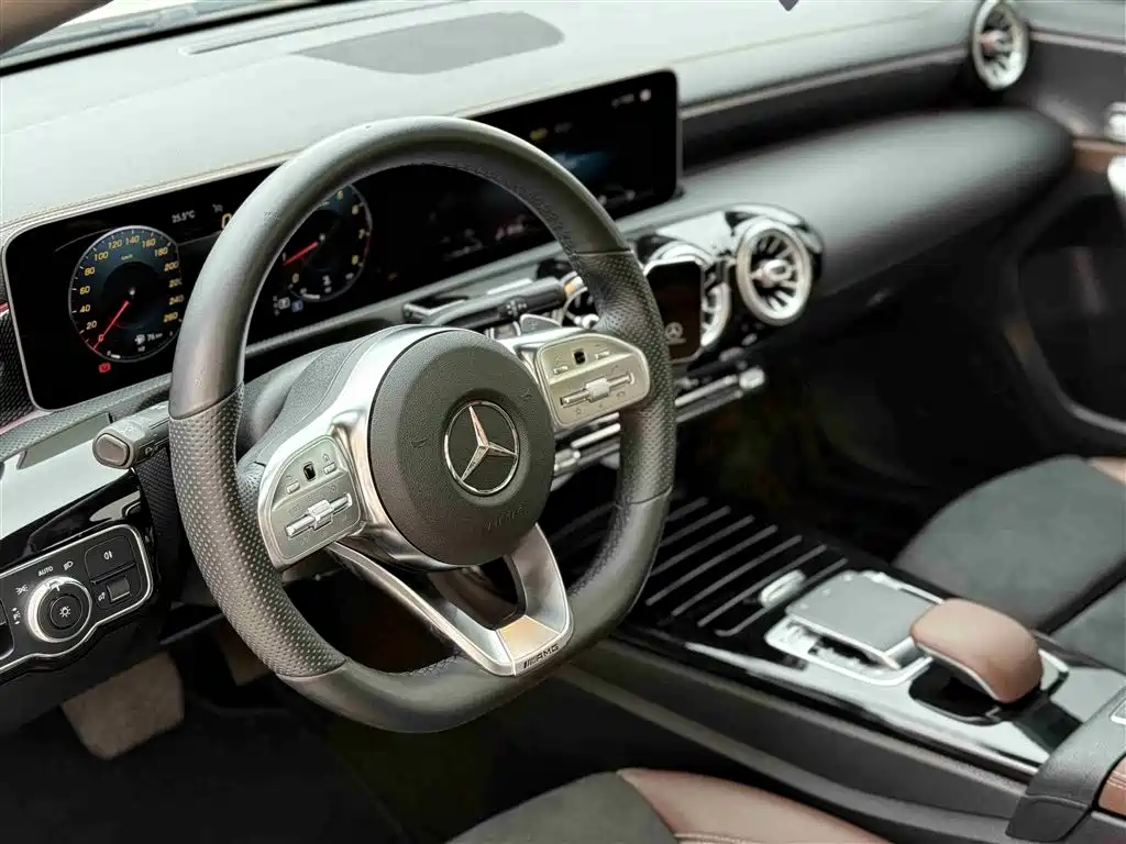 Mercedes-Benz A-Class 2020 — фото 36
