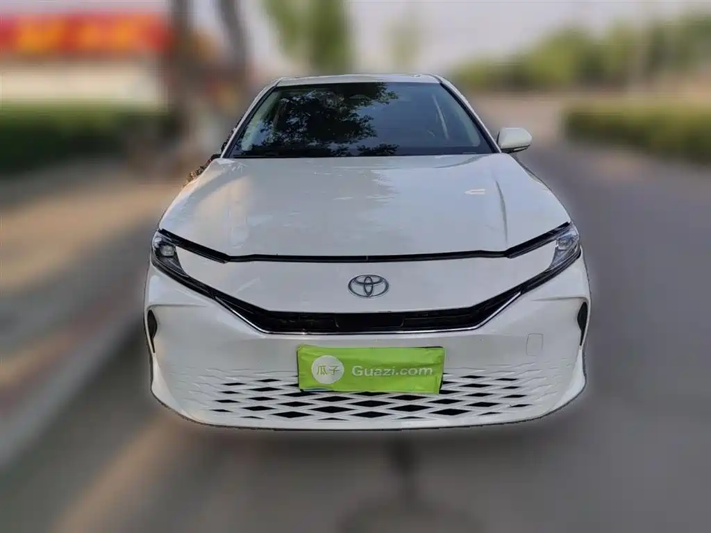 Toyota Camry 2024 — фото 25