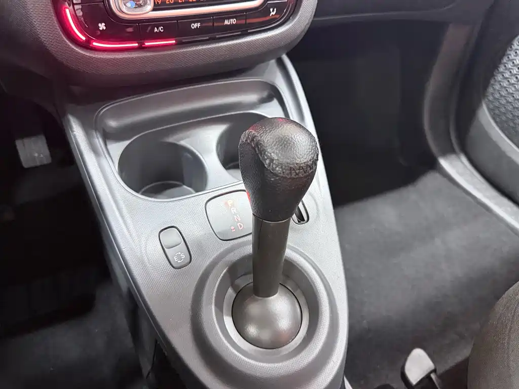 smart fortwo 2015 — фото 17
