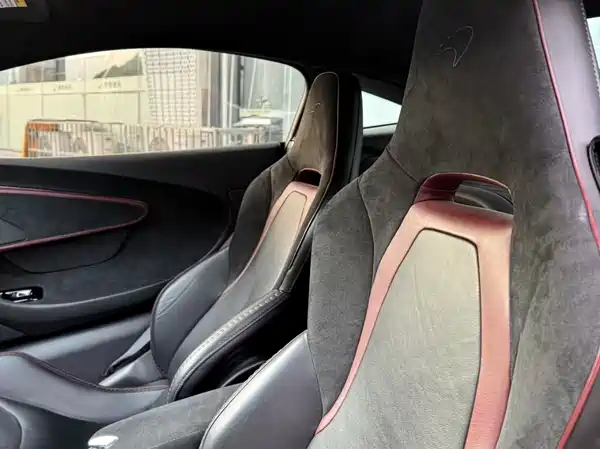 McLaren GT 2023